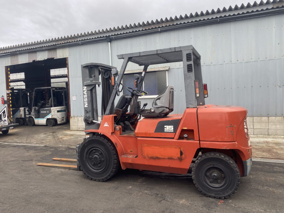 11001 NISSAN F04D35D | フォークリフトの中古車販売 | ハナ 