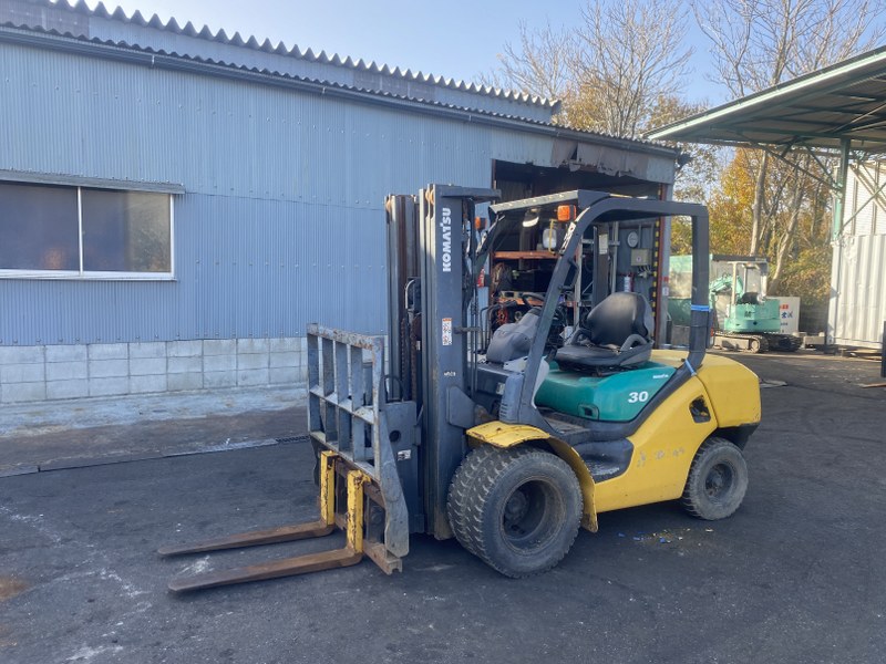 11694 KOMATSU FD30C-15 | フォークリフトの中古車販売 | ハナ