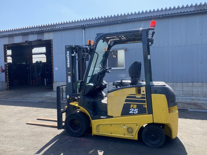 コマツ電動フォークリフト　FB09RC-12 ‼️値段交渉可‼️ コマツ電動フォークリフト FB09RC-12 ‼️値段交渉可‼️ 2025年最新