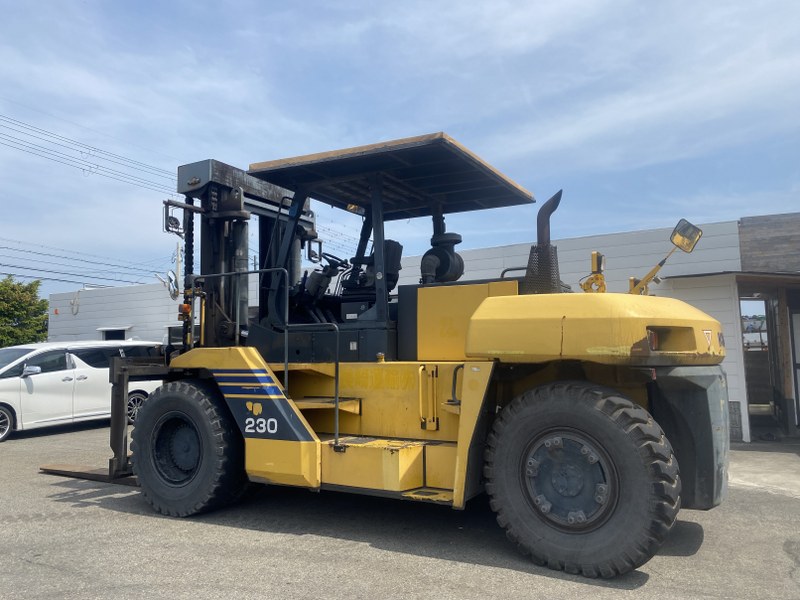 13078 KOMATSU FD200-7 | フォークリフトの中古車販売 | ハナ