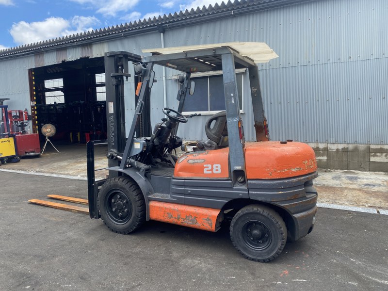 フォークリフト 13139 TOYOTA 02-6FD28 | フォークリフトの中古車販売 | ハナ
