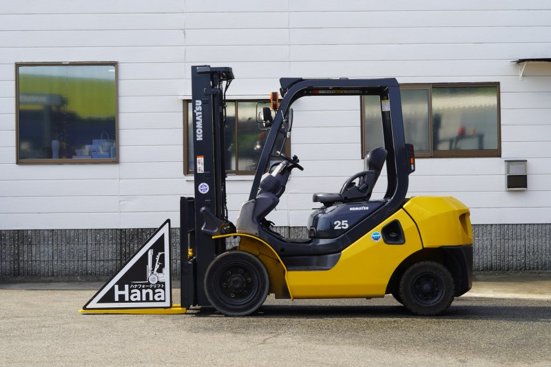 13396 KOMATSU FD25T-17 | フォークリフトの中古車販売 | ハナ