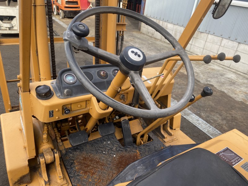 13124 KOMATSU FD25-7 | フォークリフトの中古車販売 | ハナ