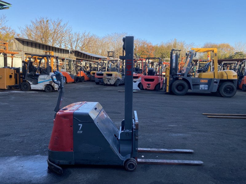 フォークリフト 14726 NICHIYU FBD7-70-250T | フォークリフトの中古車販売 | ハナ