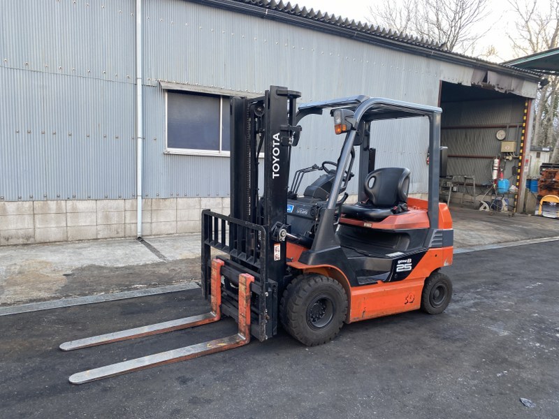 TOYOTAフォークリフト2.5T揚高3000mm5FD25使用10527H TOYOTA 2.5t