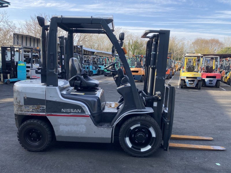15425 NISSAN KDN-YG1F2 | フォークリフトの中古車販売 | ハナ 